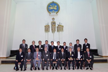 モンゴル訪問団_エルベグドルジ大統領（中央）と訪問団一行