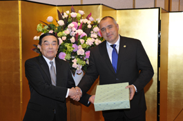 金川千尋FEC会長とボイコ・ボリソフ・ブルガリア首相