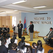 日本式の授業を実施の新モンゴル高校を訪問