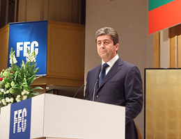 日本ブルガリア国交再開50周年祝賀会であいさつのパルヴァノフ大統領
