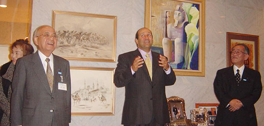 東京全日空ホテルにて、バドル駐日エジプト大使の歓迎挨拶（中央）藤田弘道凸版印刷(株)会長（左）
