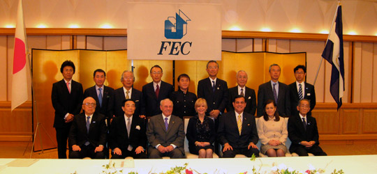 歓迎午餐会を終えての金川会長、モラレス副大統領夫妻と出席のFEC役員、アラナ駐日ニカラグア大使との記念写真