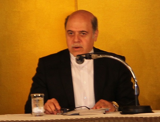 ＦＥＣ国際セミナーで講演するナザルアーハリ駐日イラン大使