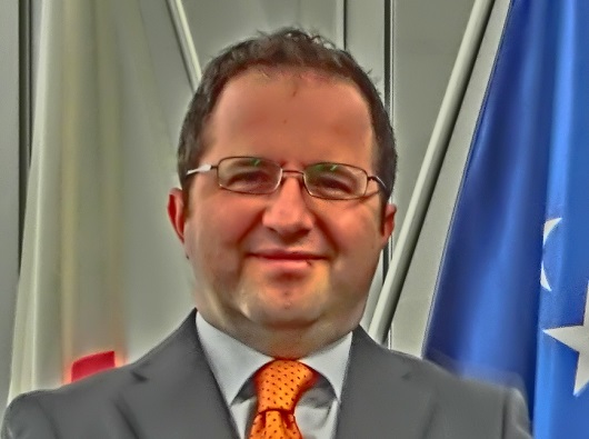 レオン・マラゾーグ駐日コソボ大使