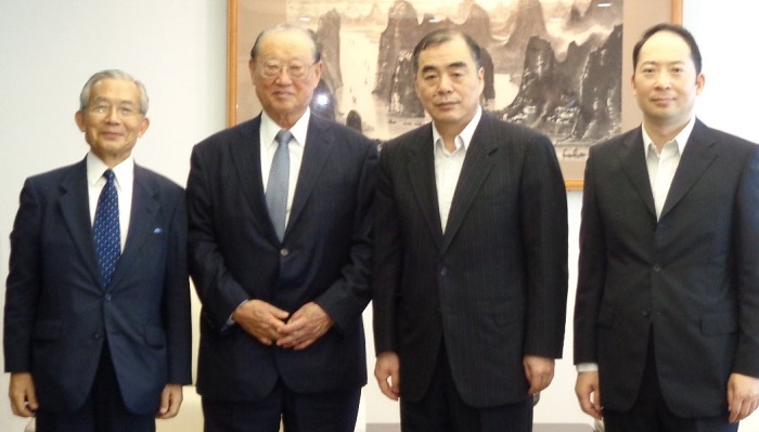 孔鉉佑駐日中華人民共和国大使( 右から2人目)