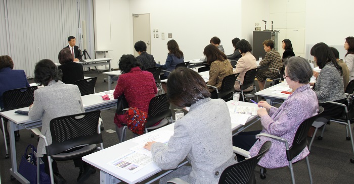 丸山則夫外務省アフリカ部長の講演の様子