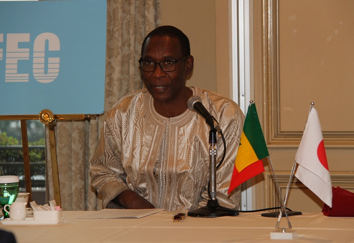 講演をするシェール・ニャング駐日セネガル大使